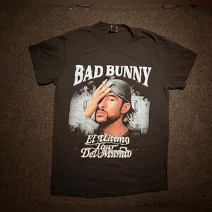 Bad bunny el ultimo tour de mundo shirt size small